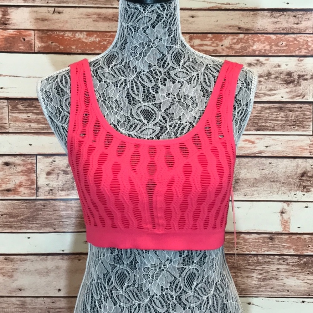 BETSY JOHNSON Women’s Performance Seamless Bra NWT - Picture 2 of 8